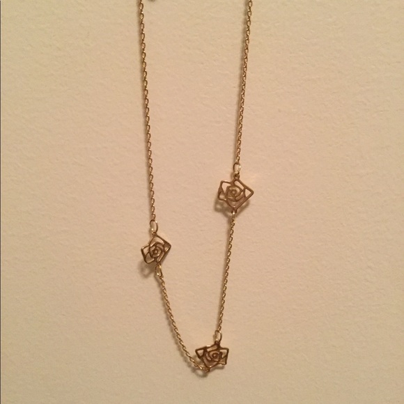 Dainty Rose necklace - Picture 2 of 3